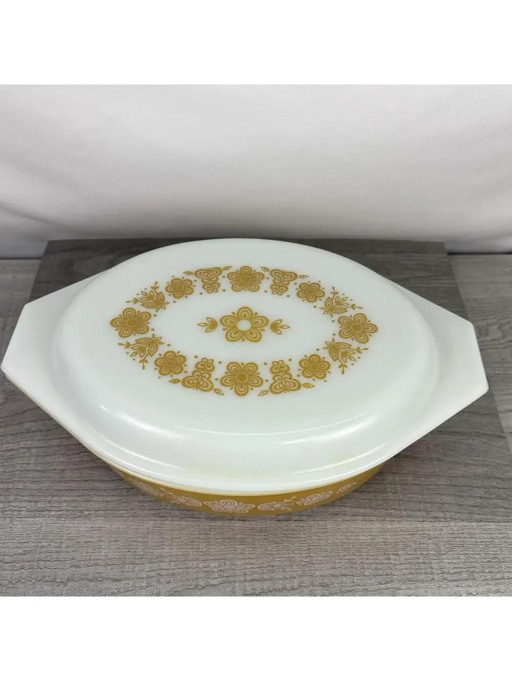 Vintage PYREX Ovenware Casserole Dish With Lid Butterfly Gold 2.5 Qt Made in USA - Picture 6 of 12